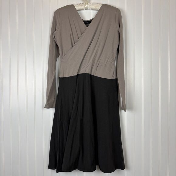 Maggie's Organics Dresses & Skirts - Maggie’s Organics Black Gray Dress Sz M V-Neck Organic Cotton Workwear Capsule